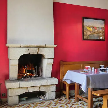 Stunning In Gouville-sur-mer With Kitchen *