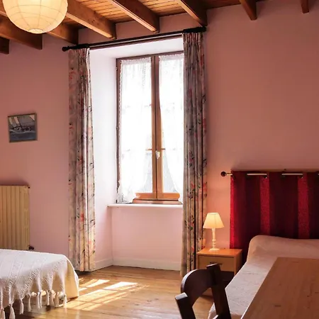 Holiday home Stunning Home In Gouville-Sur-Mer With Kitchen *