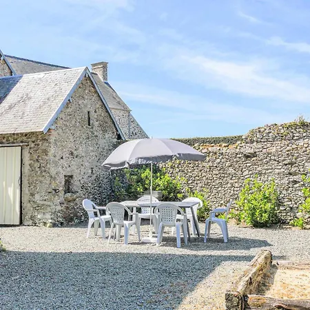 Stunning Home In Gouville-Sur-Mer With Kitchen * Boisroger