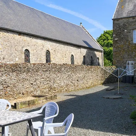 Stunning Home In Gouville-Sur-Mer With Kitchen Holiday home